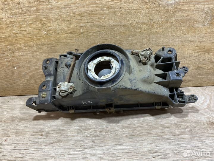 Фара передняя левая Mazda 323 BF 142359
