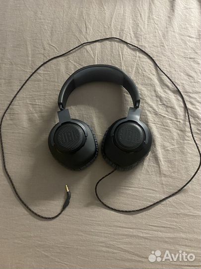 Игровые наушники с микрофоном jbl