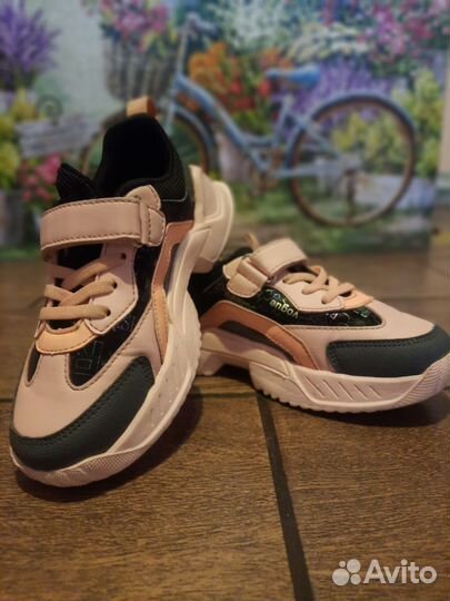 Кроссовки детские