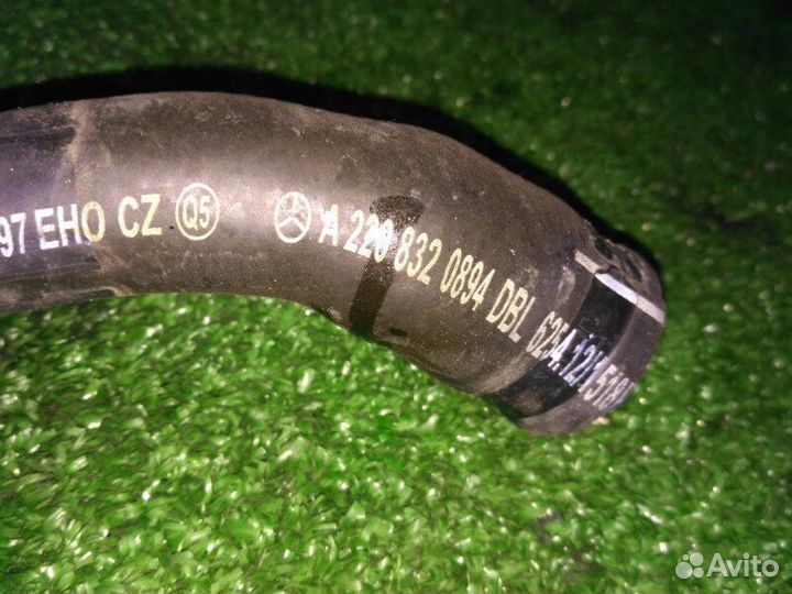 Патрубок охлаждения Mercedes-Benz S-Class W220