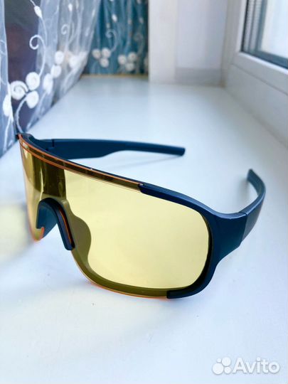 Спортивные очки с жёлтыми линзами
