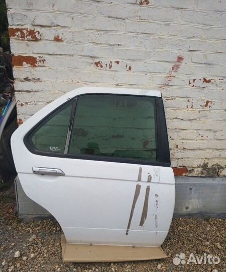 Дверь левая правая задняя Nissan Bluebird U14