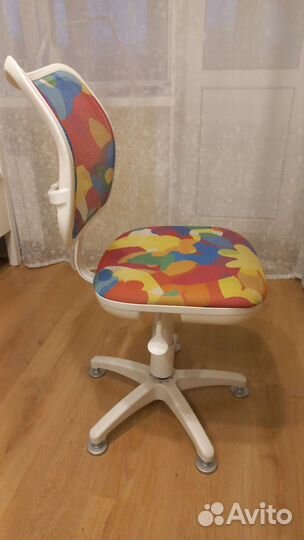 Компьютерное кресло для школьника