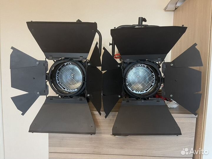 Видеосвет Logocam Fresnel 1000 Halogen 1 шт