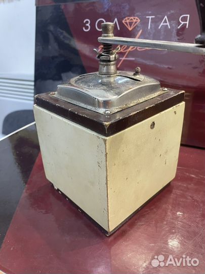 Мельница Ручная Старинная