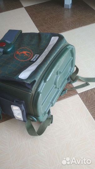 Школьный ранец (рюкзак)