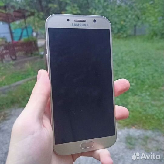 Телефон Samsung galaxy a7 2017
