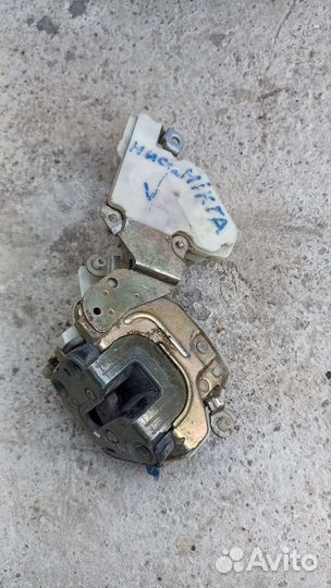 Nissan Micra с дверной замок