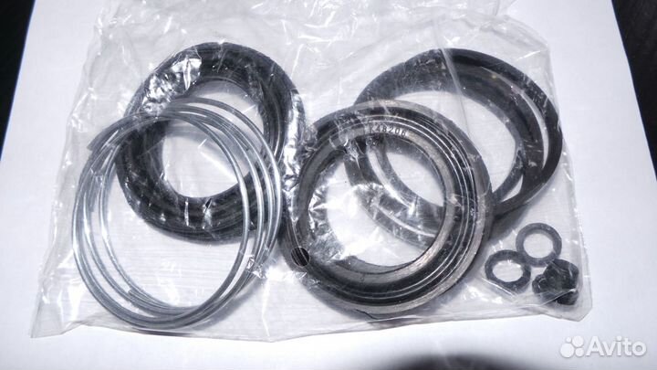 Ремкомплект тормозного суппорта toyota LC 200