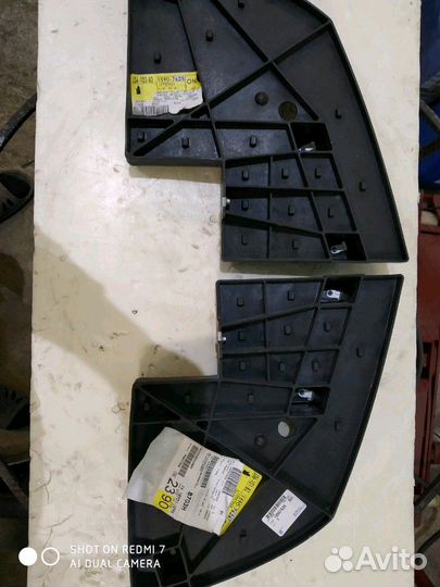 Угловая нижняя вставка бампера Escalade