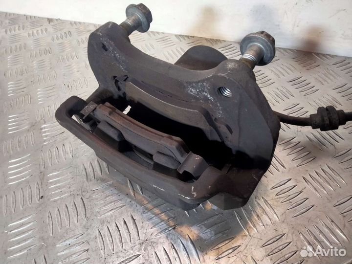 Суппорт передний правый Опель Инсигния