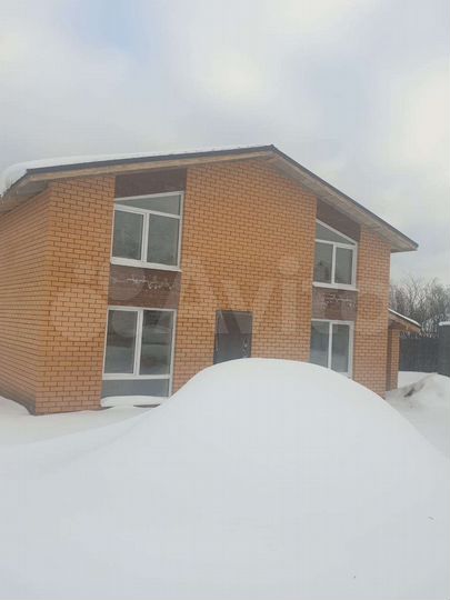 Коттедж 192 м² на участке 11 сот.