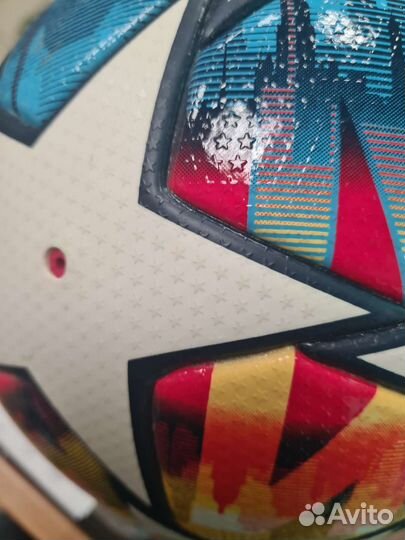 Футбольный мяч adidas финал санкт петербург 2022лч