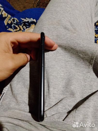 Телефон iPhone 7 32гб