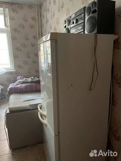 Холодильник б/у в хорошем состоянии,торг уместен