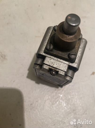 Продам концевой выключатель Honeywell