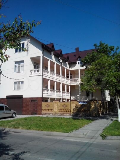 Дом 400 м² на участке 4 сот.