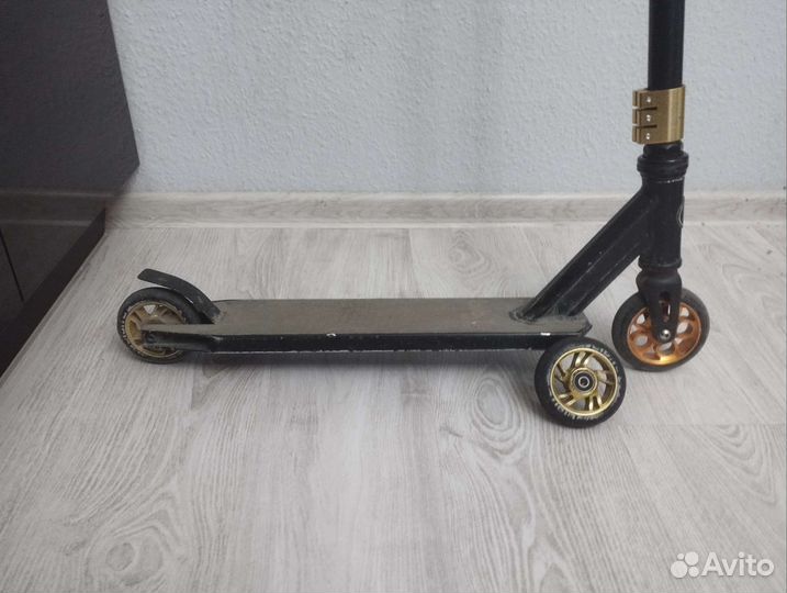 Трюковой самокат