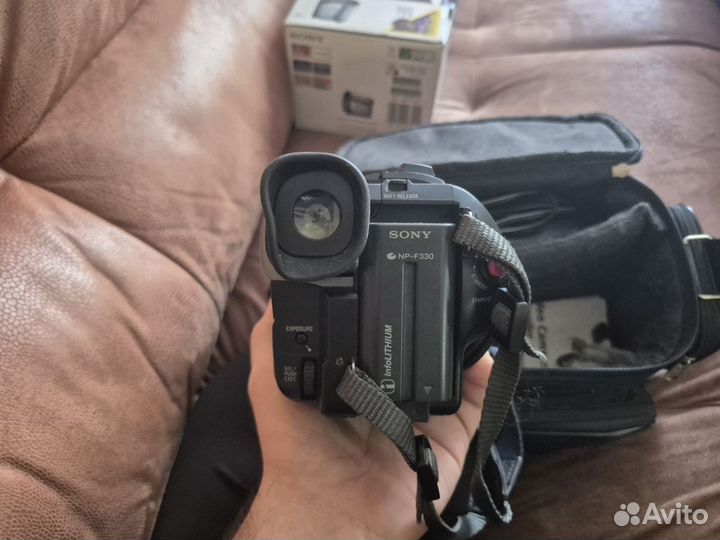 Камера sony Handycam CCD-TR512E