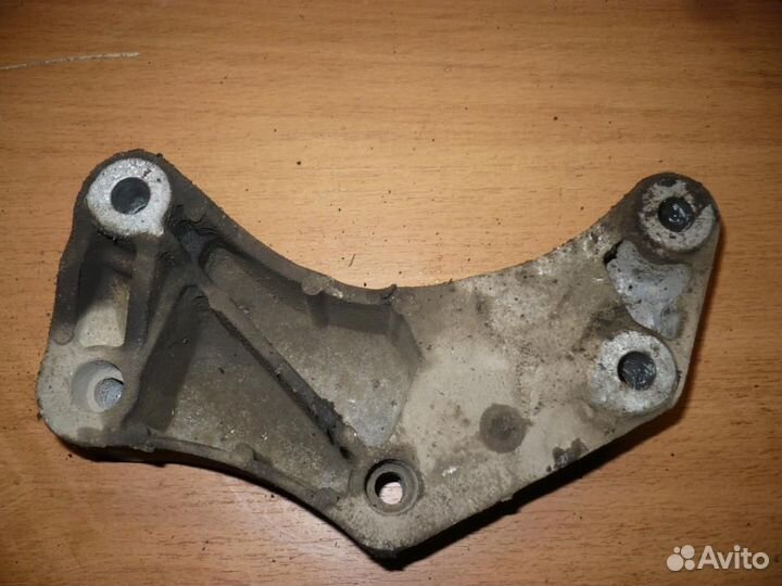 Кронштейн кпп левый Opel Corsa D 2006-2015