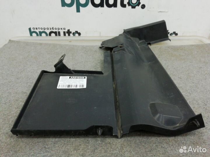 Направляющая возд потока дефлектор радиатора