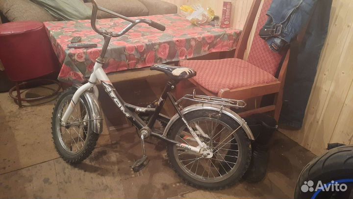 Детский велосипед Атом