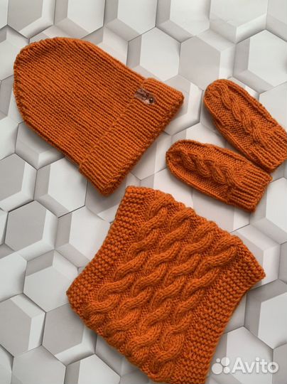 Набор шапка, снуд и варежки