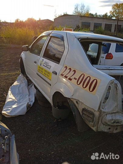 Renault Logan 1.4 МТ, 2014, битый, 200 000 км