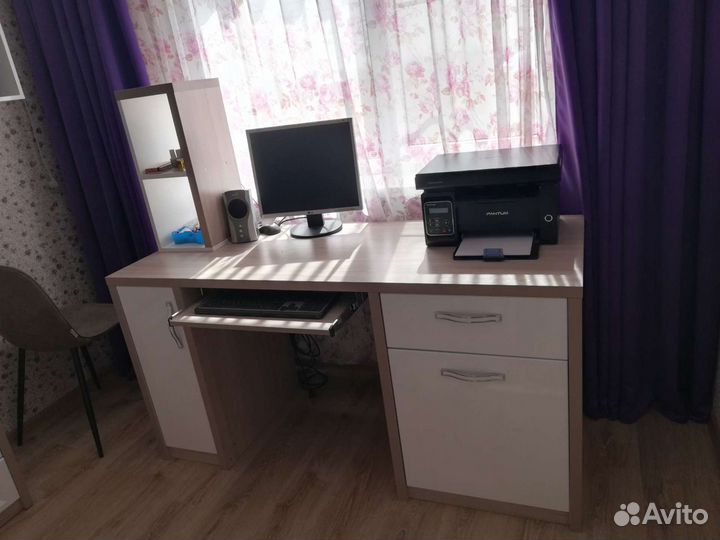 Стол компьютерный, торг уместен