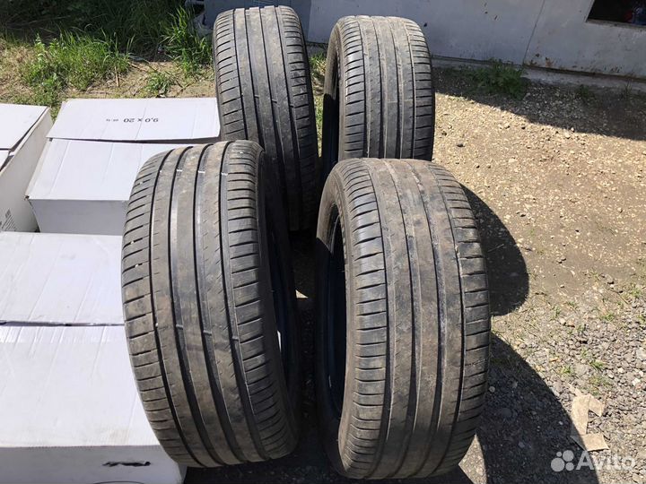 Michelin Pilot Sport 4 275/55 R19