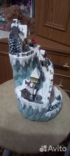 Музыкальная статуэтка