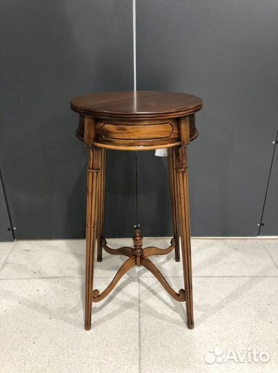 Столик подставка