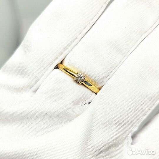 Золотое кольцо с камнем 16,5р