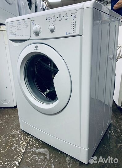 Стиральная машина Indesit IWB 6105