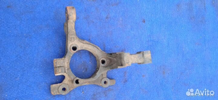 Кулак поворотный левый Opel Astra h, Opel Zafira b