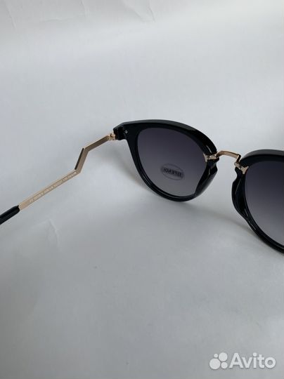 Солнцезащитные очки женские fendi