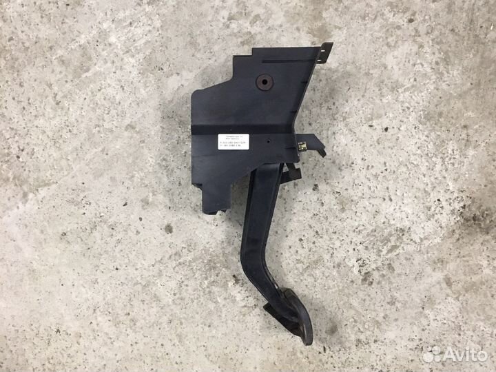 Педаль тормоза Mercedes W203 (3152)