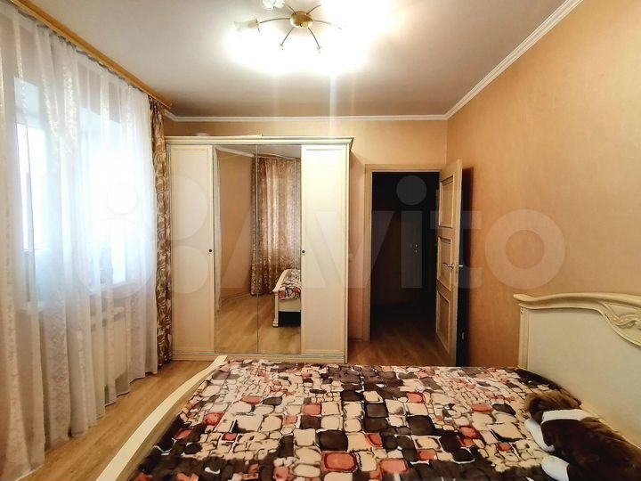 2-к. квартира, 65 м², 8/10 эт.