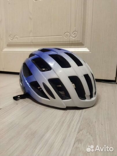 Шлем велосипедный шоссейный