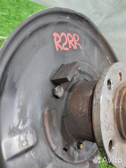 Кулак задний правый BMW X3 (E83) 2004