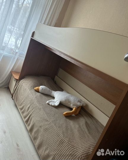 Двухъярусная кровать