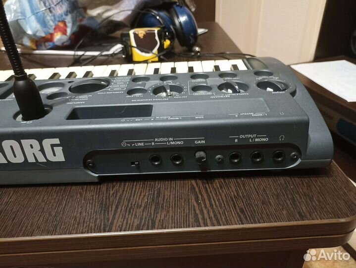 Синтезатор Korg microsampler