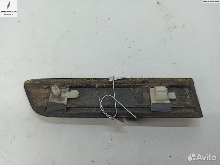 Молдинг крыла переднего правого 8A0853508A на Audi 80 B4 (1991-1996)