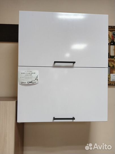 Кухонный навесной шкаф