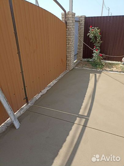 Стяжка пола полусухая механизированным способом