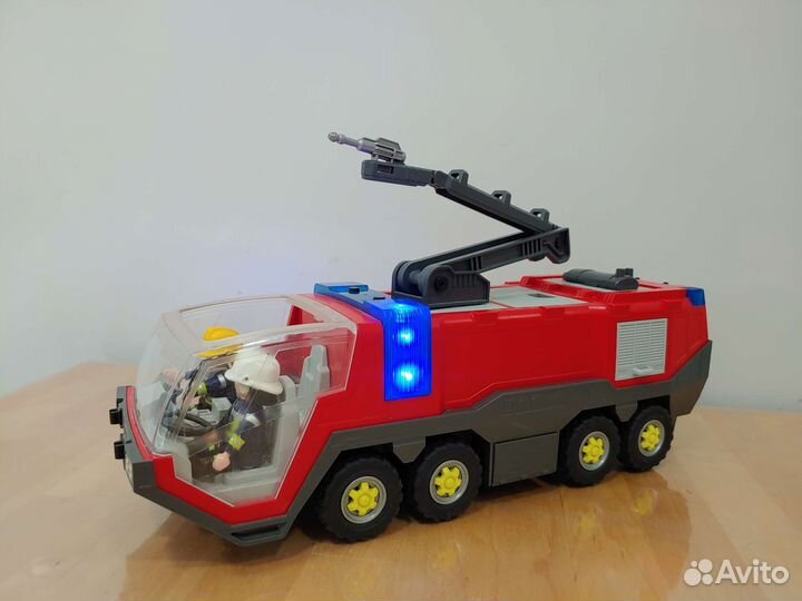 Пожарная машина аэропорта Playmobil 5337