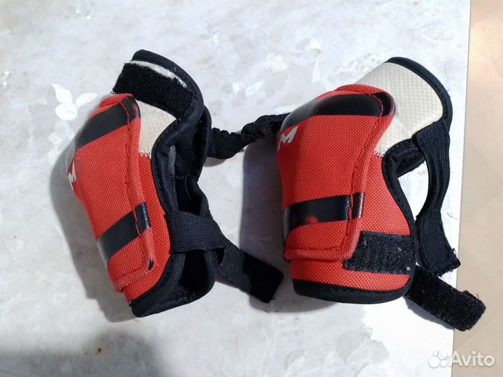 Налокотники хоккейные детские CCM