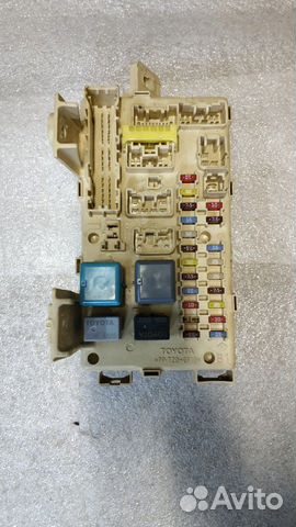 Блок предохранителей на Toyota avensis 2
