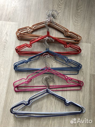 Плечики в очень хорошем состоянии