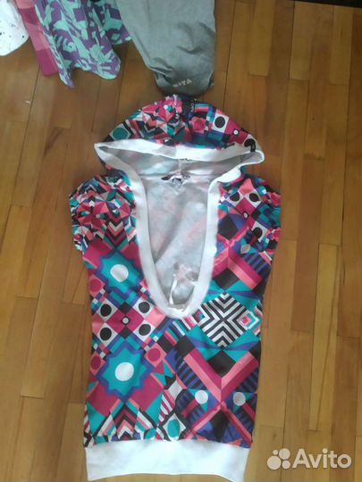 Кофта с капюшоном летняя